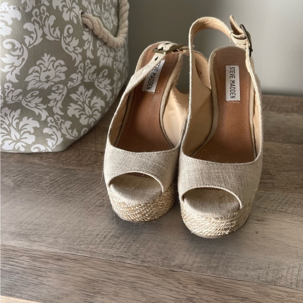 Steve Madden Witnes Slingback Wedge
